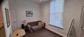 Отель No 7 - 1 BED NEAR SEFTON PARK AND LARK LANE  Ливерпуль